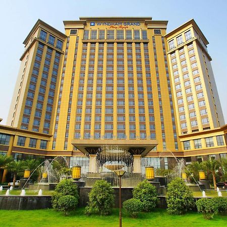 فندق جراند بلازا ويندهام رويال بالاس تشنجدو المظهر الخارجي الصورة